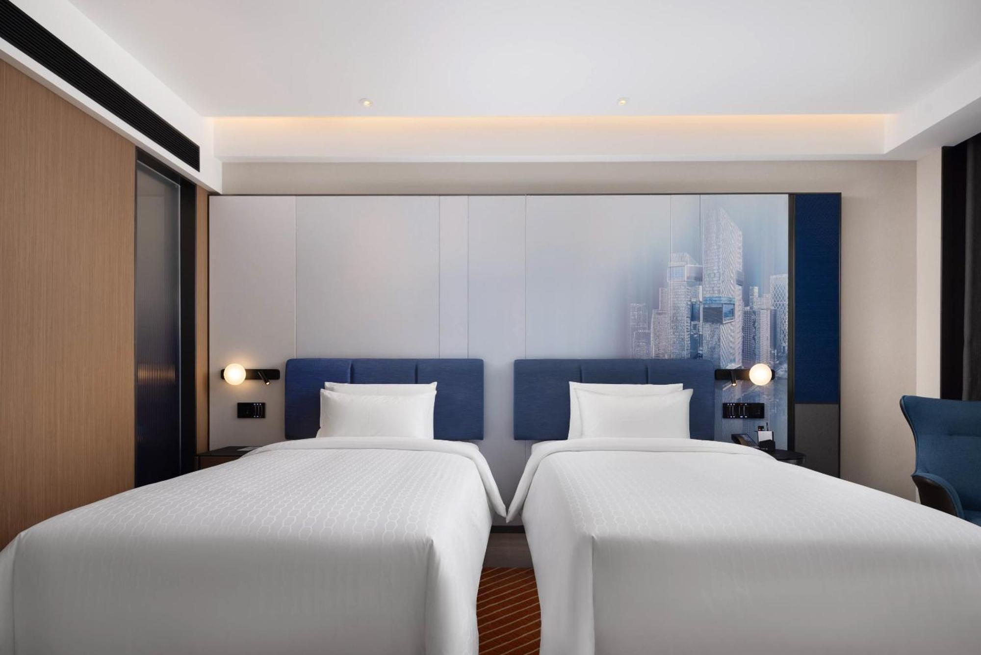 Готель Hampton By Hilton Shenzhen Futian Huaqiangbei Екстер'єр фото